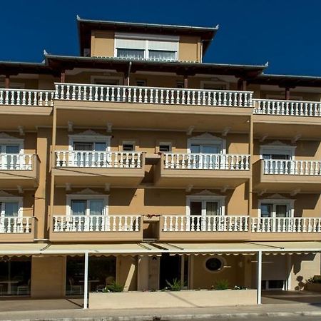 Golden Sun Apartment Paralía Екстериор снимка